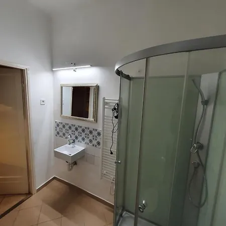 Bösix Lägenhet Budapest